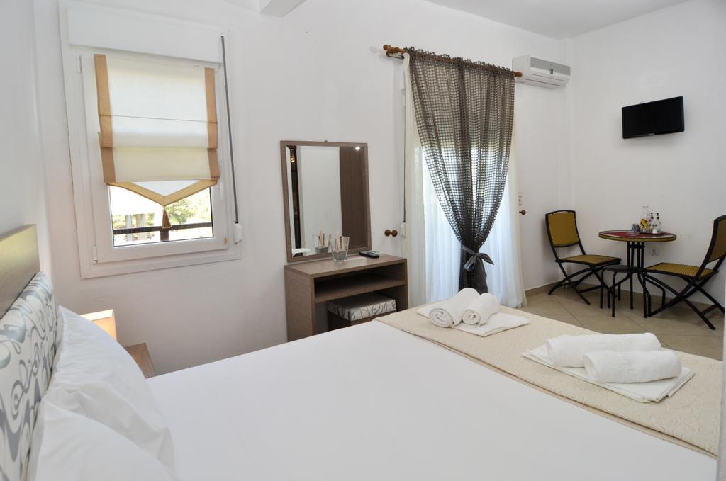 Appartement Inanthi à Potos Extérieur photo