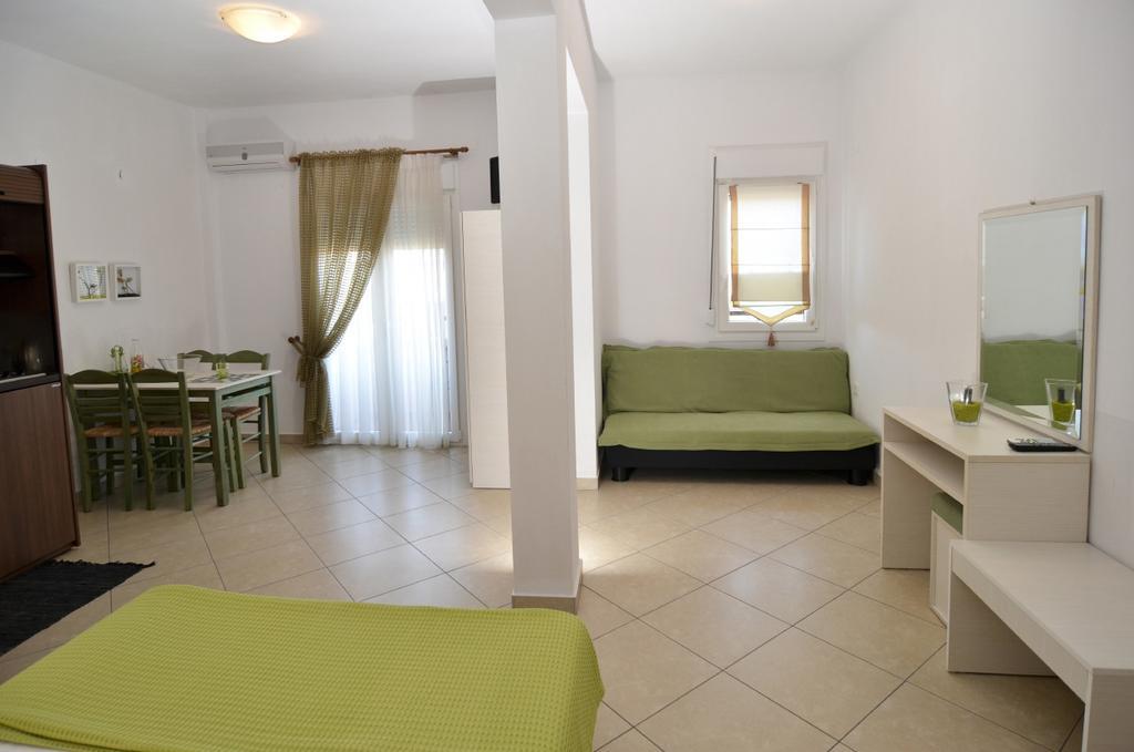 Appartement Inanthi à Potos Extérieur photo